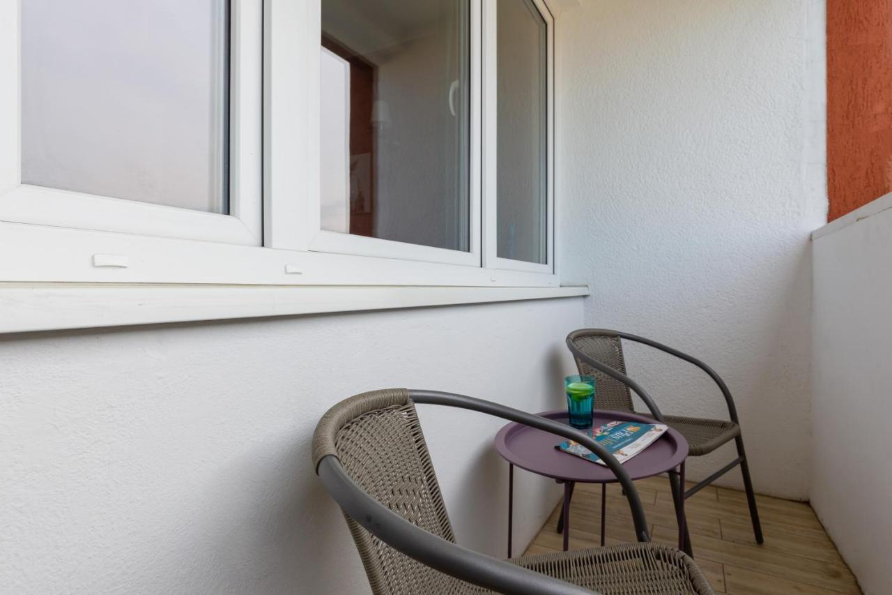 Apartaments Solec 79 By Noclegi Renters Warschau Buitenkant foto