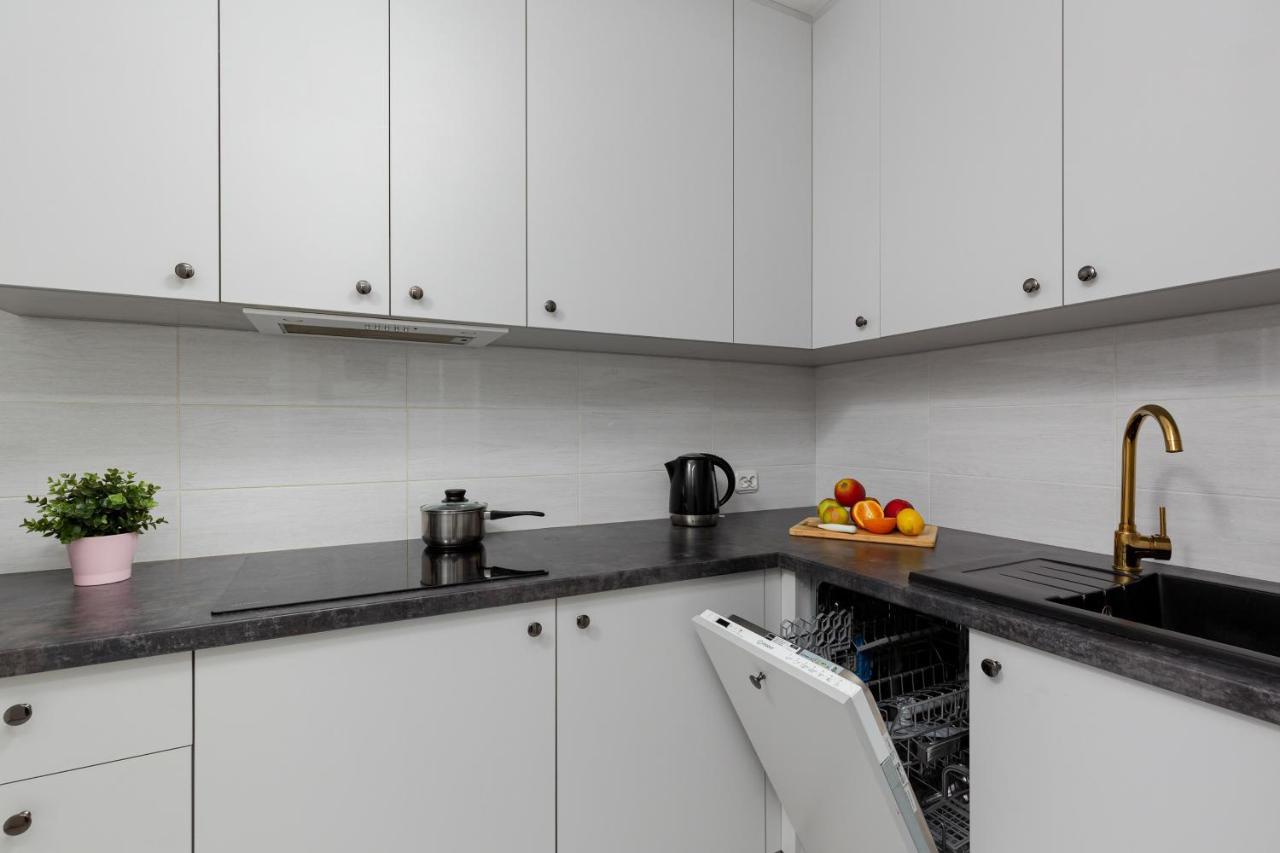 Apartaments Solec 79 By Noclegi Renters Warschau Buitenkant foto