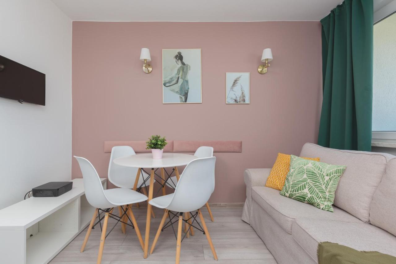 Apartaments Solec 79 By Noclegi Renters Warschau Buitenkant foto