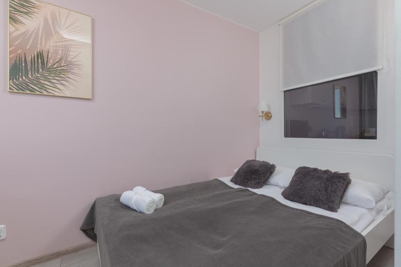 Apartaments Solec 79 By Noclegi Renters Warschau Buitenkant foto