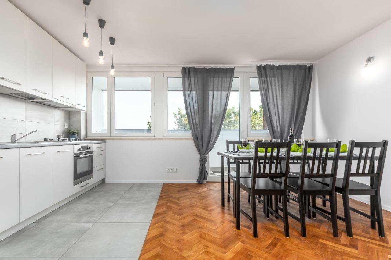 Apartaments Solec 79 By Noclegi Renters Warschau Buitenkant foto