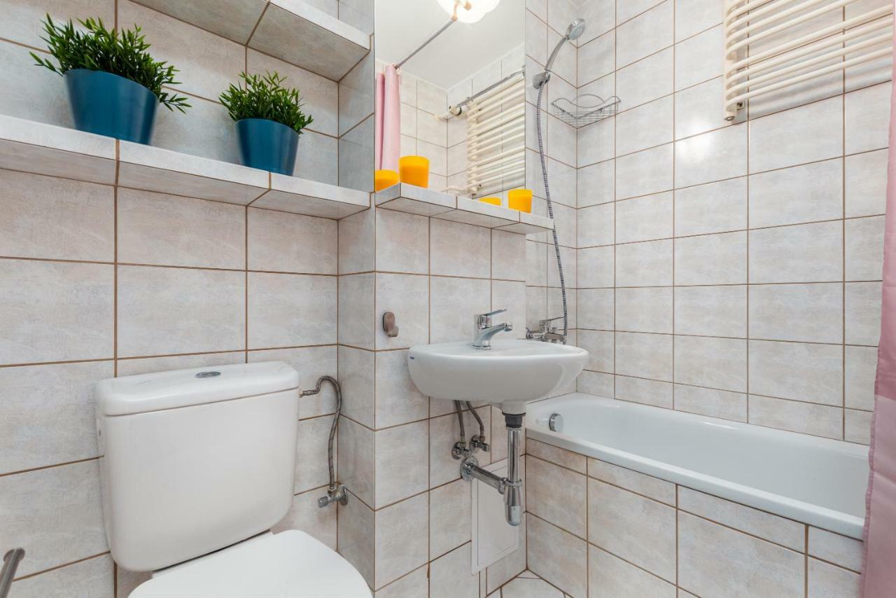 Apartaments Solec 79 By Noclegi Renters Warschau Buitenkant foto