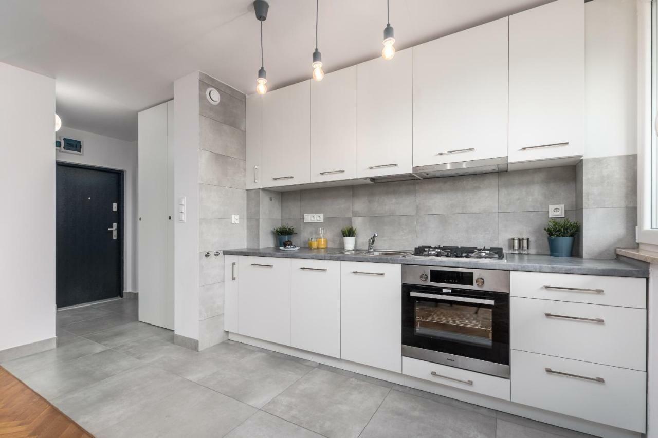 Apartaments Solec 79 By Noclegi Renters Warschau Buitenkant foto