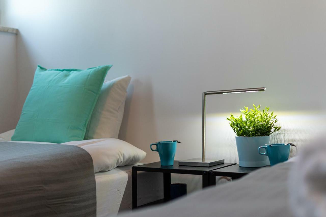 Apartaments Solec 79 By Noclegi Renters Warschau Buitenkant foto